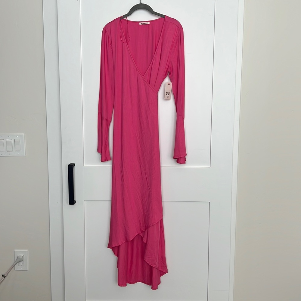 Pink long sleeve billabong wrap dress M
